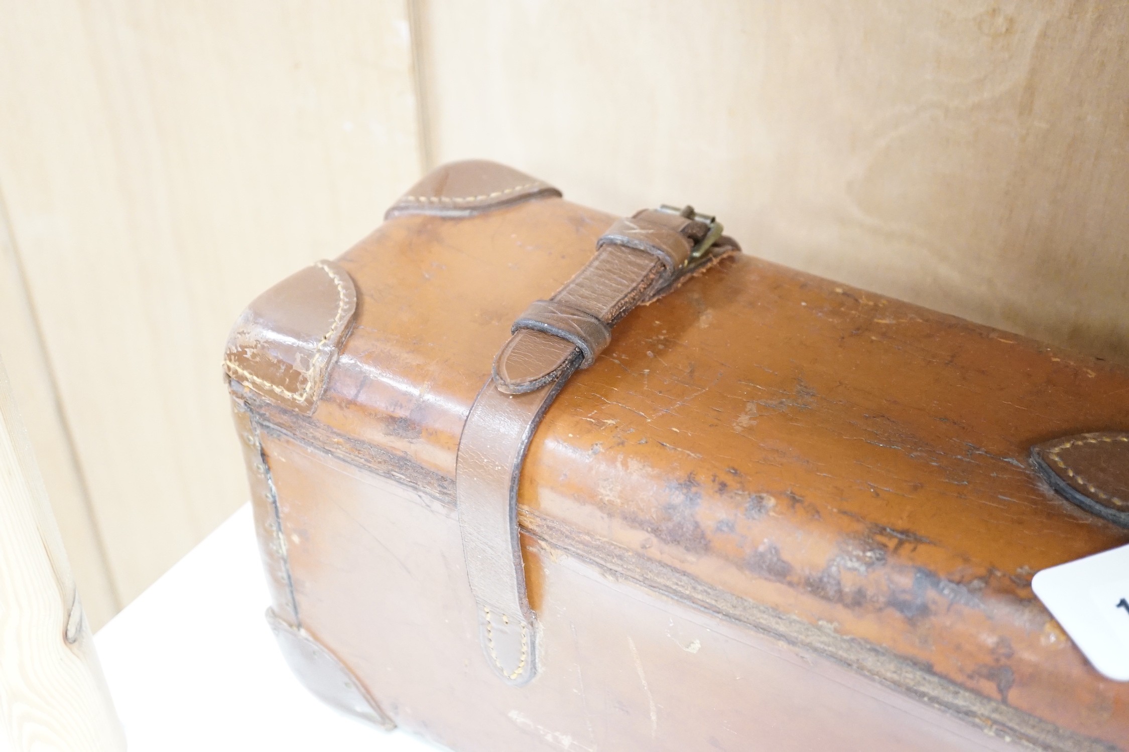 A Purdey Lightweight Reg. No. 727366 brown leather gun case. 79cm wide